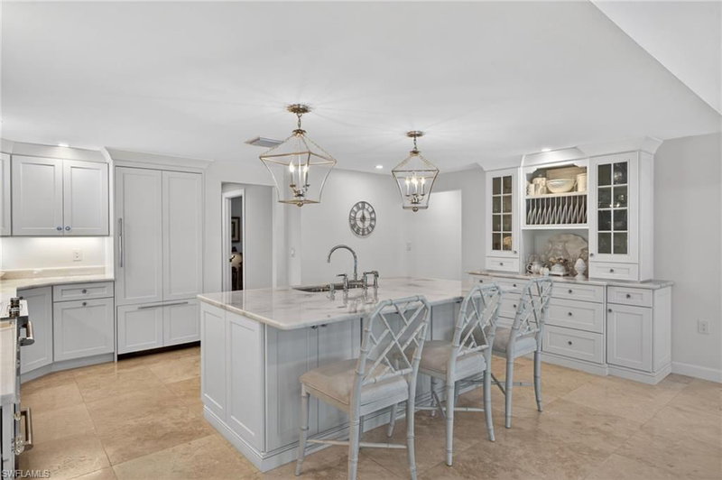 738 Anchor DR photo 3