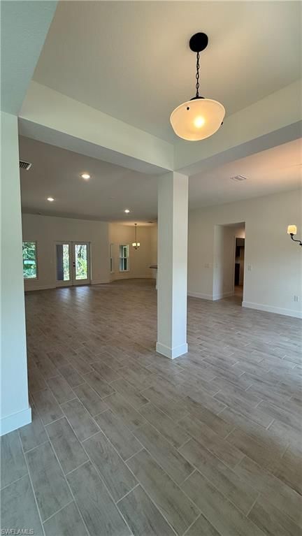 657 Windermere DR photo 4