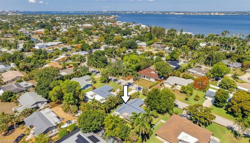 5657 Eichen CIR E photo 1