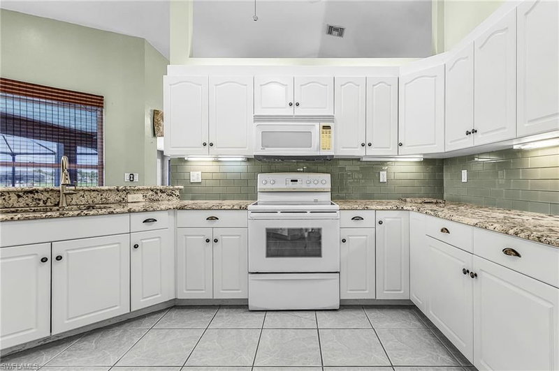 1137 37th ST photo 5