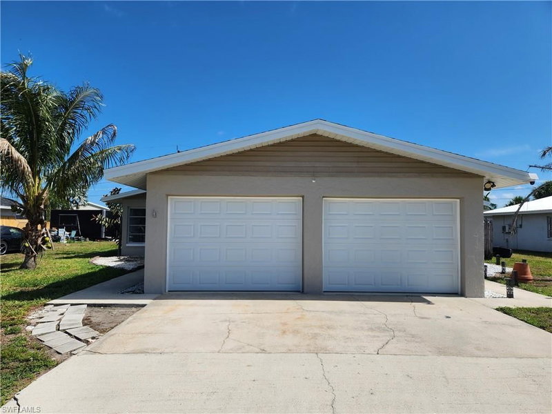 11370 & 11368 Summerwinds CT photo 3