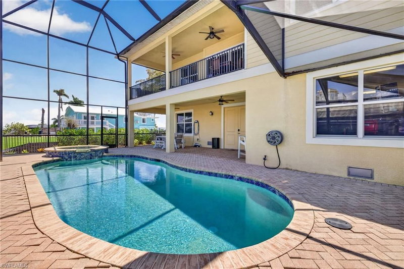 243 Driftwood LN photo 3