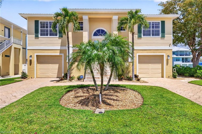 243 Driftwood LN photo 1