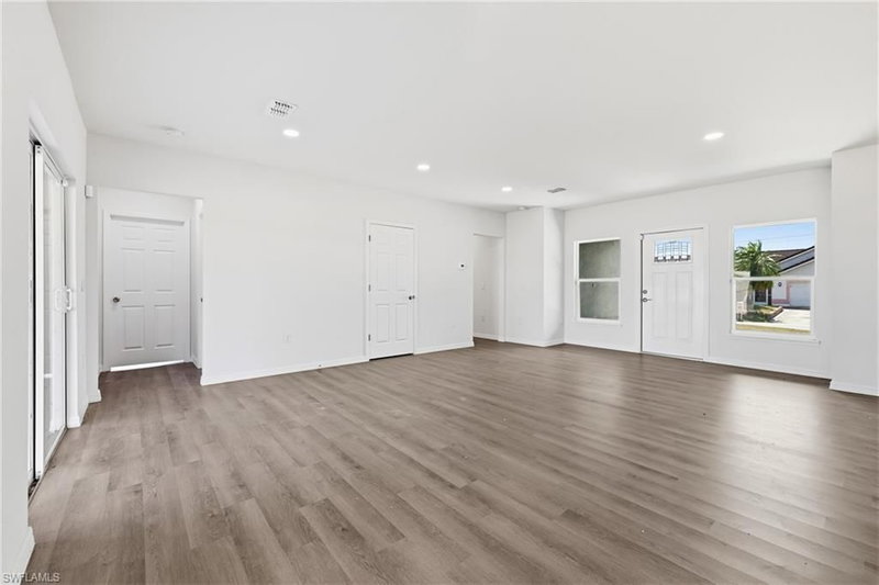 1406 Ford CIR photo 4