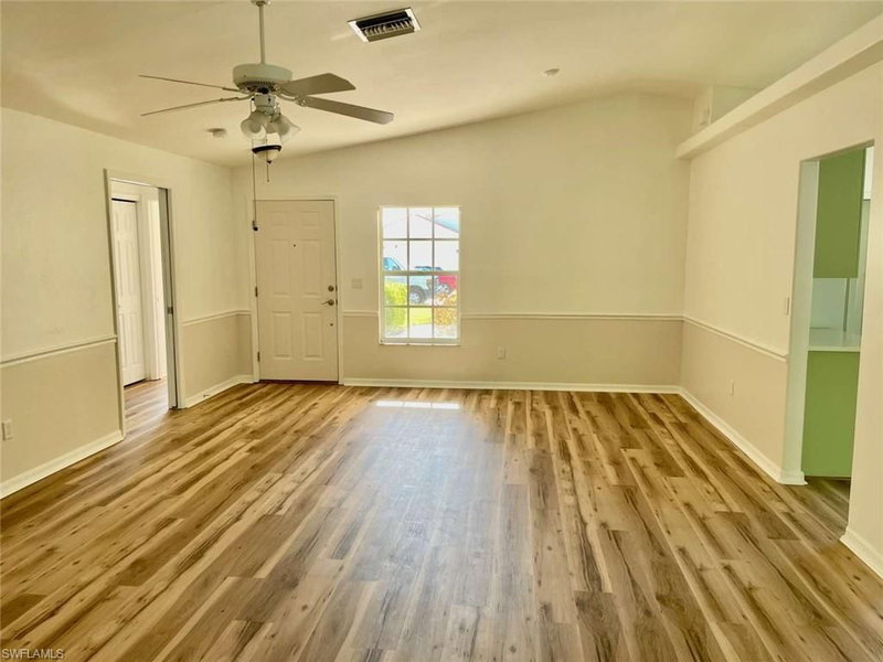 7588 Cameron CIR photo 4