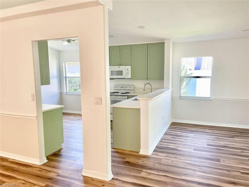 7588 Cameron CIR photo 5