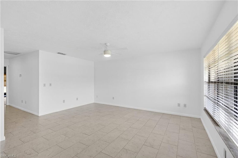 3916 11TH PL photo 5