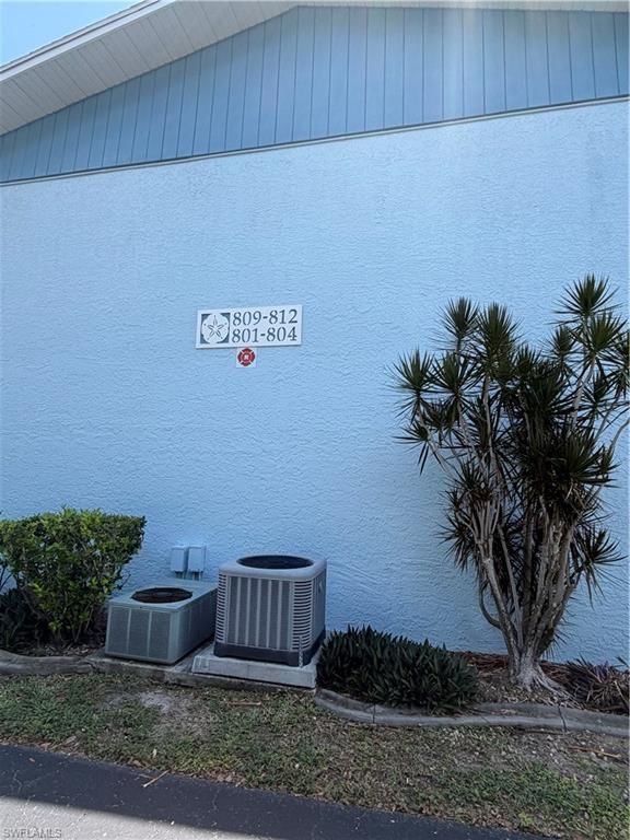 1100 Pondella RD photo 4