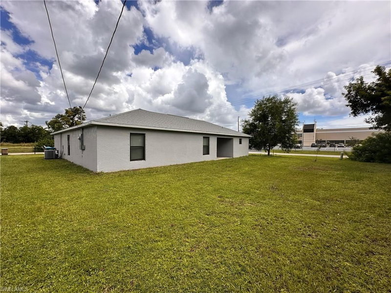 2212 Santa Barbara PL photo 2