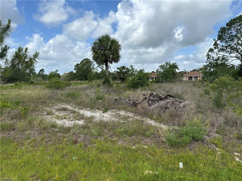 908 Panda DR photo 1