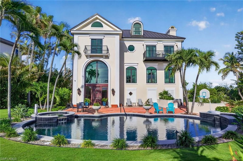 17201 Captiva DR photo 2