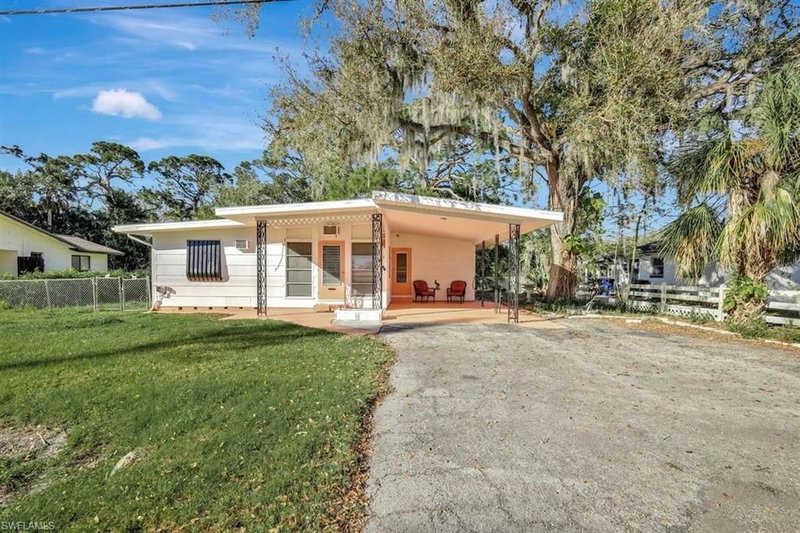 1802 Marilyn DR photo 1