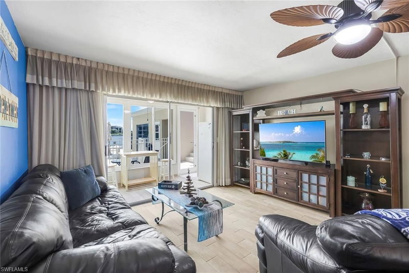 1714 Bikini CT photo 3
