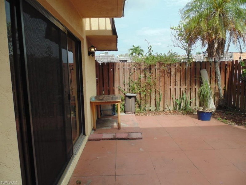 1549 Park Meadows DR photo 2