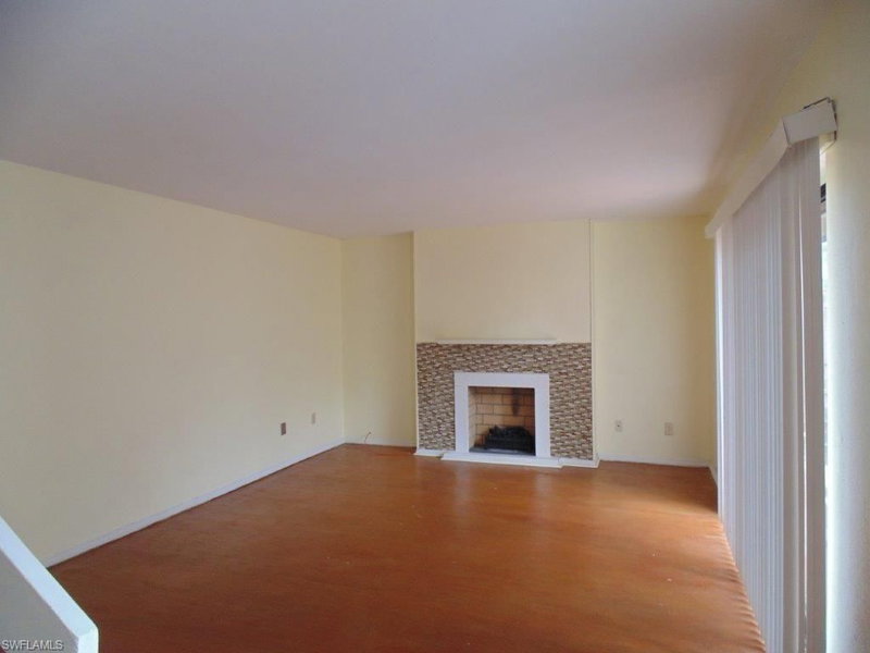 1549 Park Meadows DR photo 3