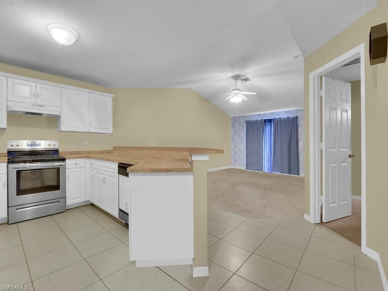 732/734 Holmes AVE photo 4
