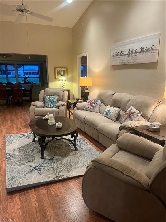 3289 Clubview DR photo 2