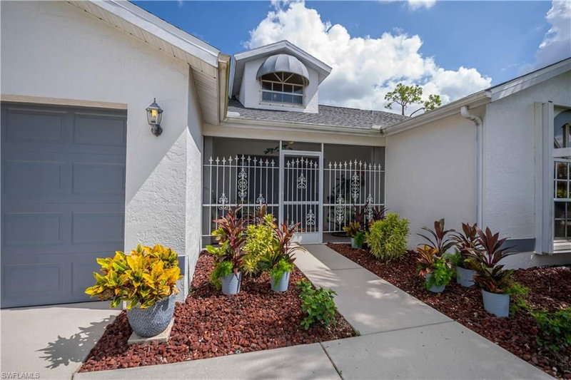 3289 Clubview DR photo 3