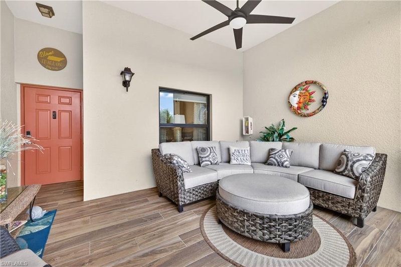 13710 Julias WAY photo 1