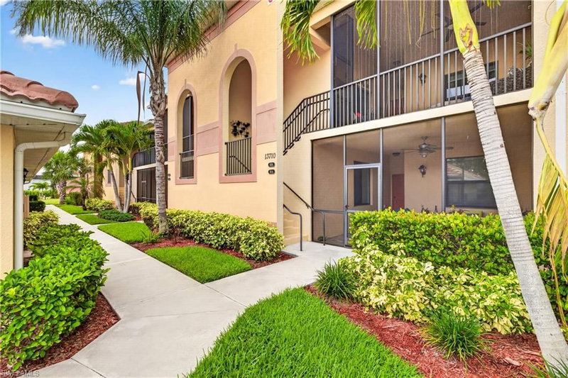 13710 Julias WAY photo 4