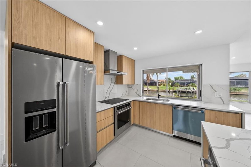 2031 25th LN photo 3