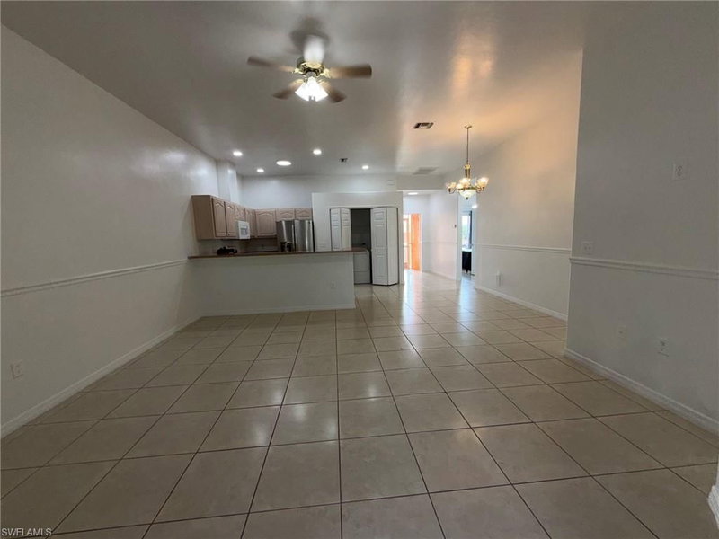 920 6th CT photo 5