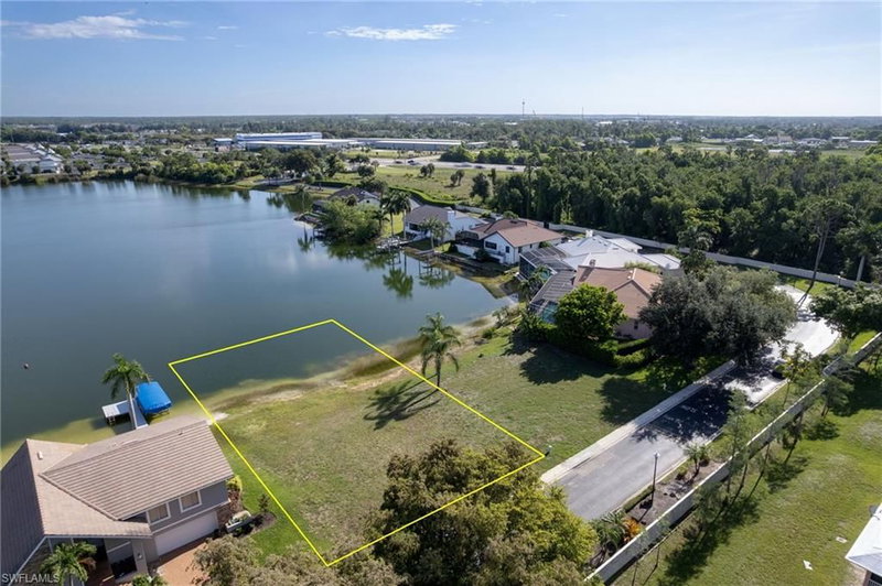 5090 Harborage DR photo 2