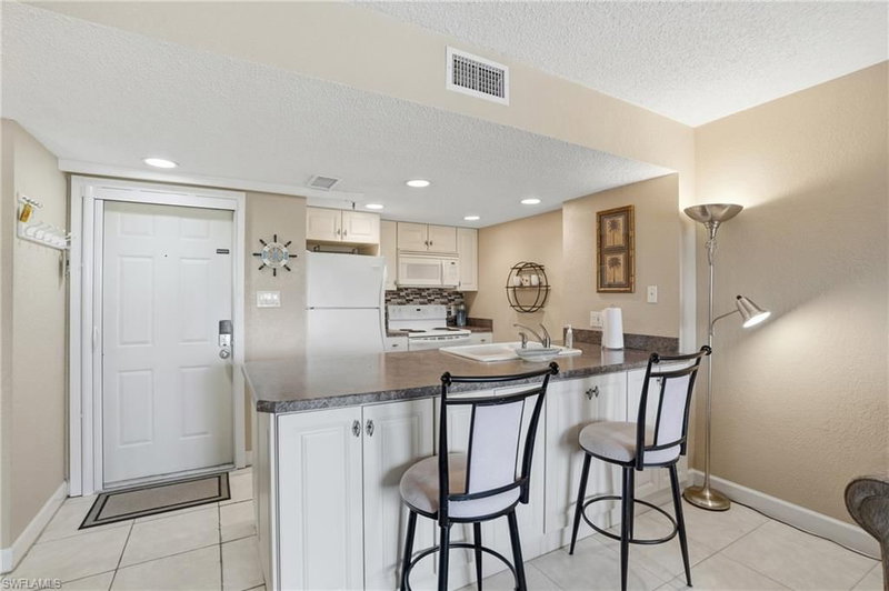 3170 Matecumbe Key RD photo 3