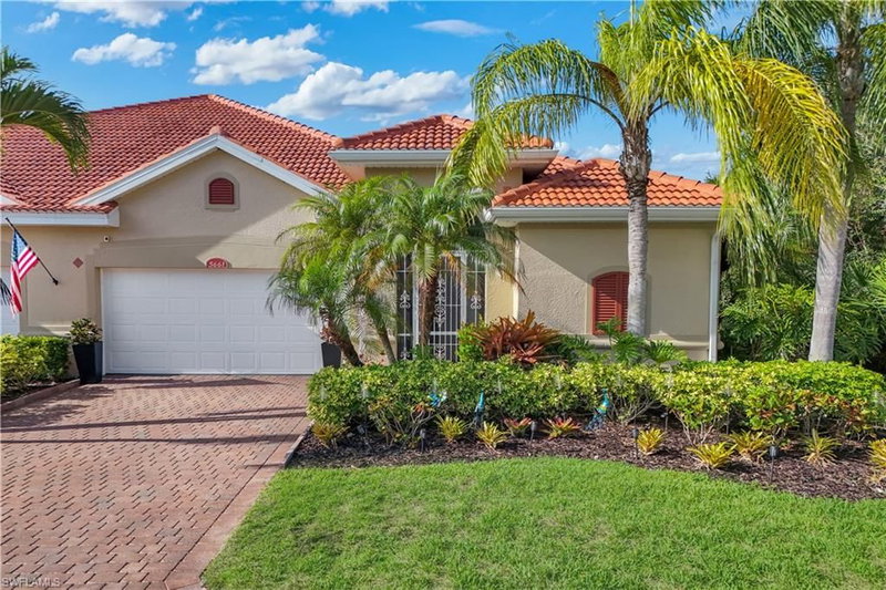 5661 Kensington LOOP photo 2