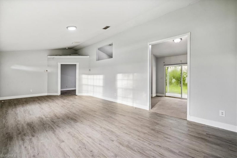 2701 8th CT photo 3
