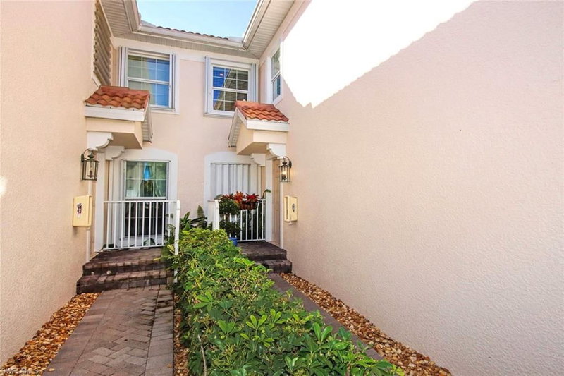 11620 Navarro WAY photo 2