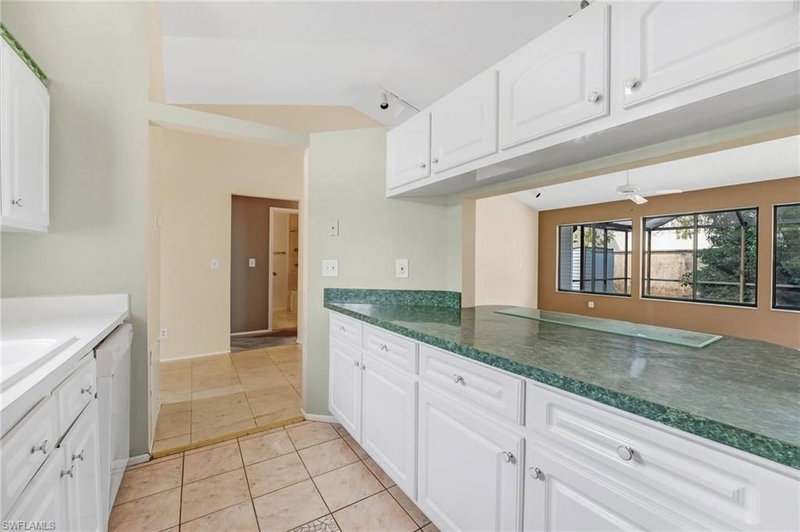 5581 Longleaf DR photo 5