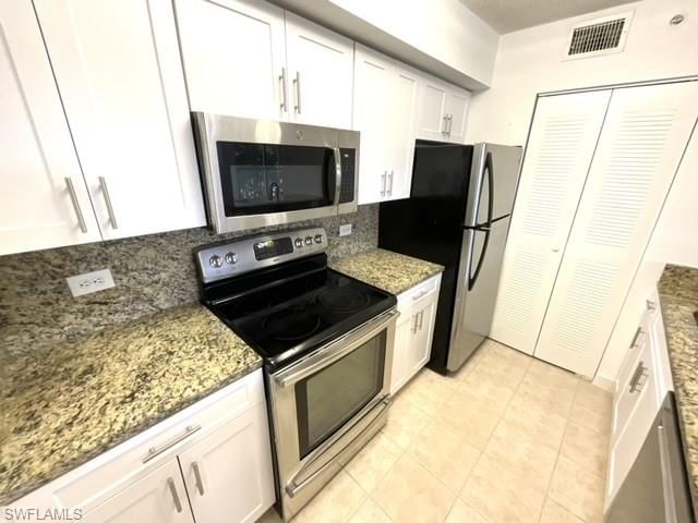 8870 Colonnades CT W photo 2