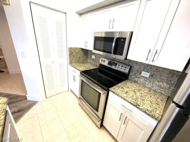 8870 Colonnades CT W photo 3