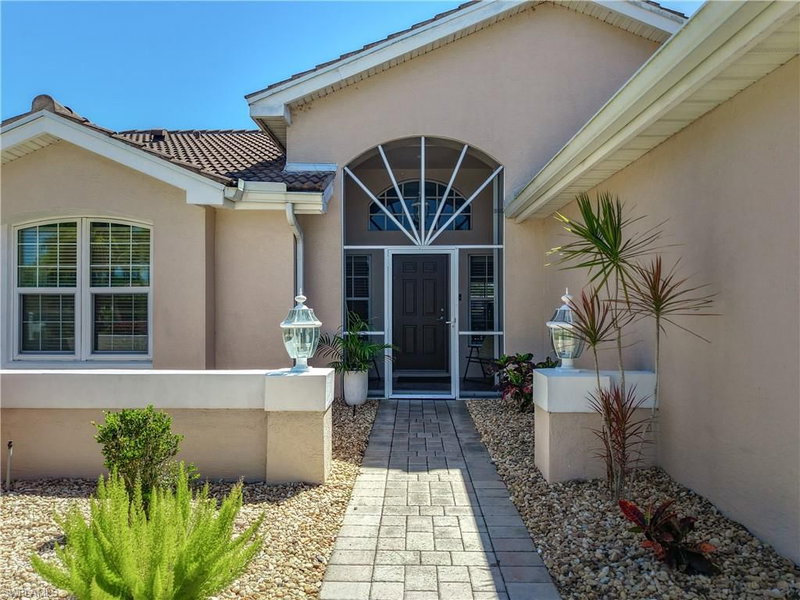 2240 Corona Del Sire DR photo 5