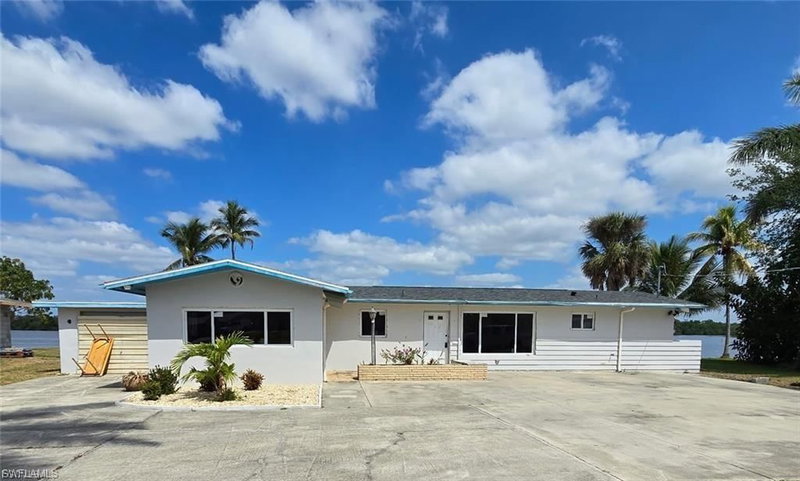4919 Riverside DR photo 1