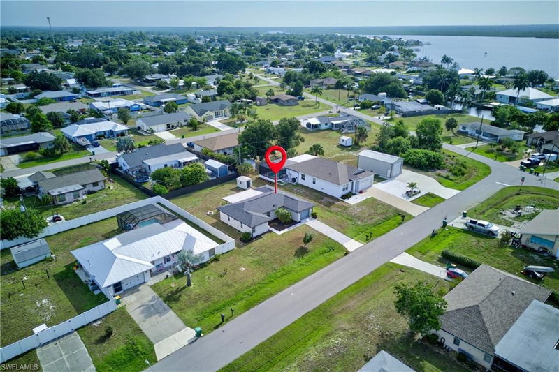 27072 Hillshire LN photo 3