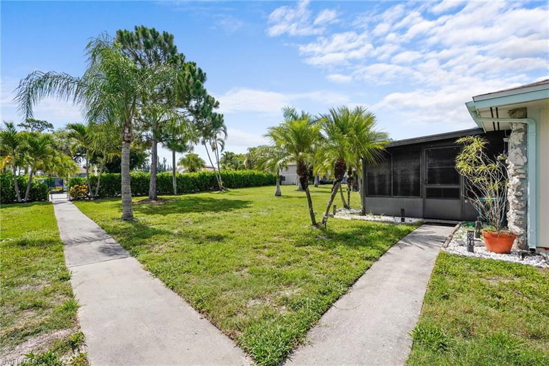 5848 Queen Elizabeth WAY photo 3