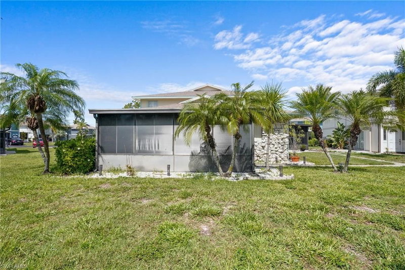 5848 Queen Elizabeth WAY photo 4