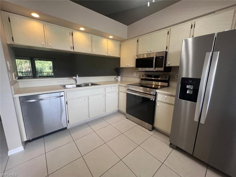 13076 Cross Creek CT photo 3
