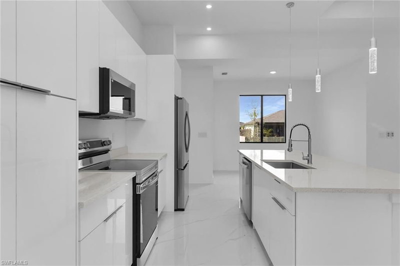 4202 33rd ST photo 4