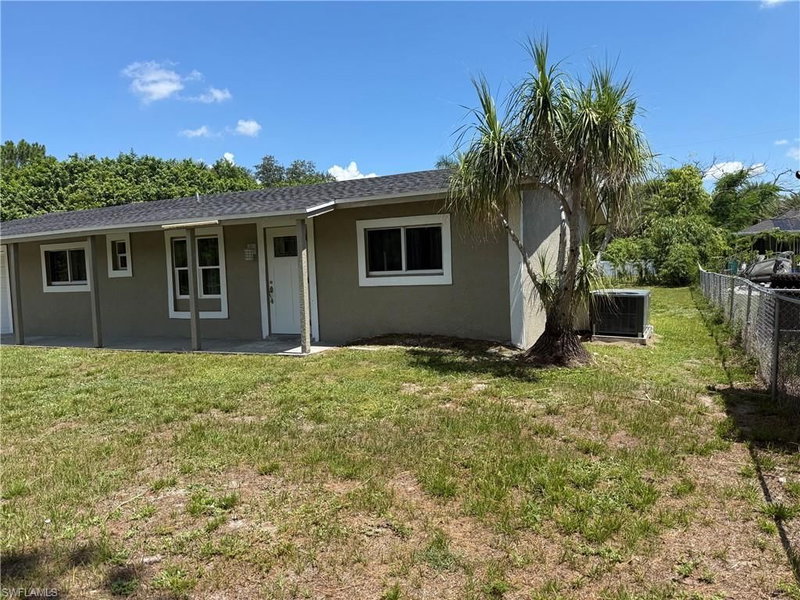 2199 Wyandotte AVE photo 3