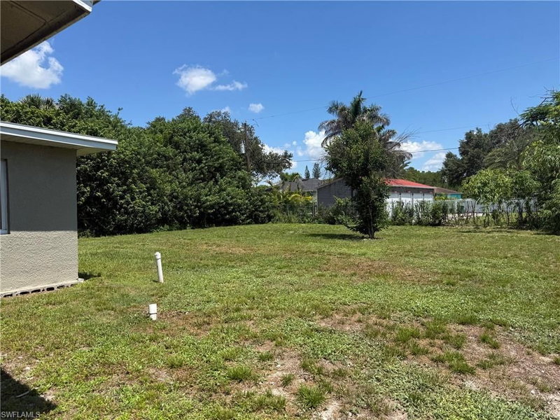 2199 Wyandotte AVE photo 5