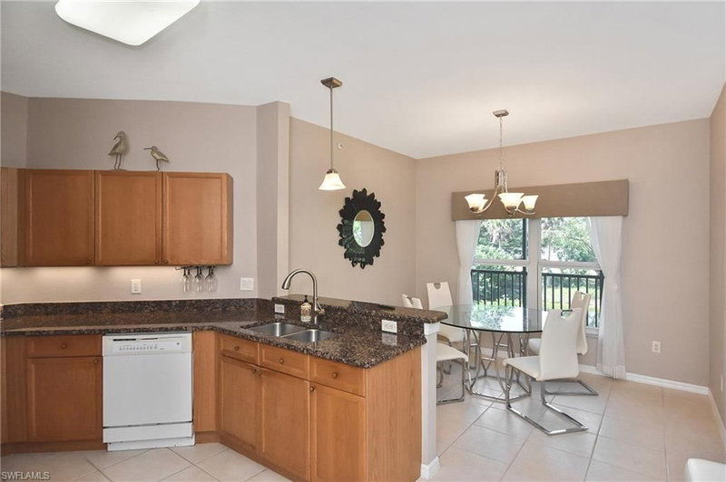 10021 Lake Cove DR photo 3