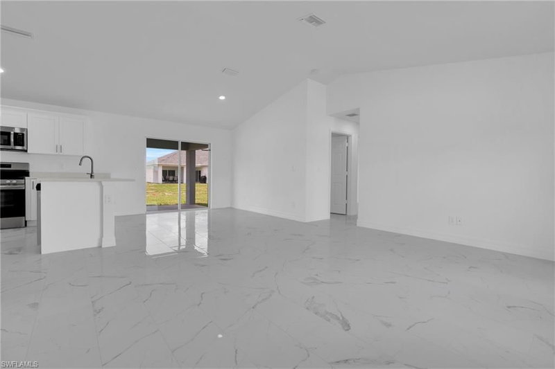 1157 7th AVE photo 4