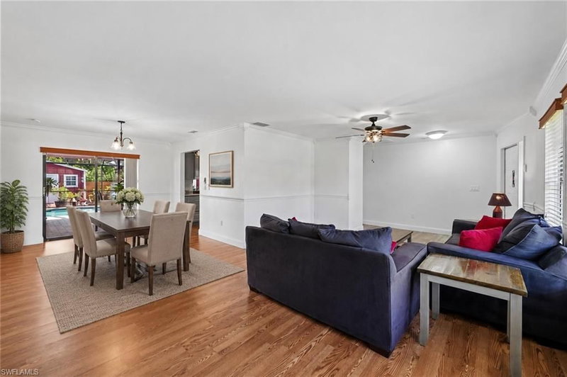 139 30th ST photo 4