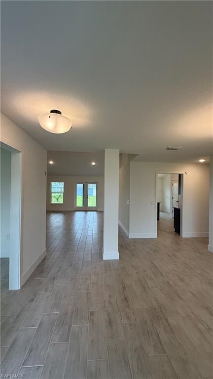 563 Windermere DR photo 4