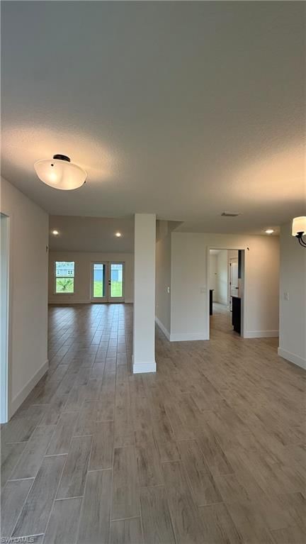 563 Windermere DR photo 5