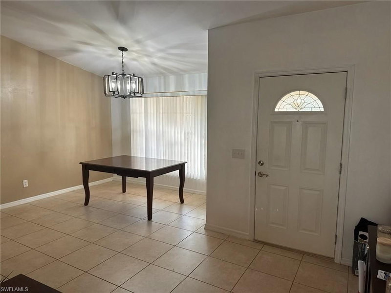 1114 Barfield ST E photo 3