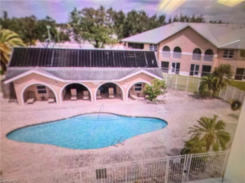 28 Cosmopolitan DR photo 2